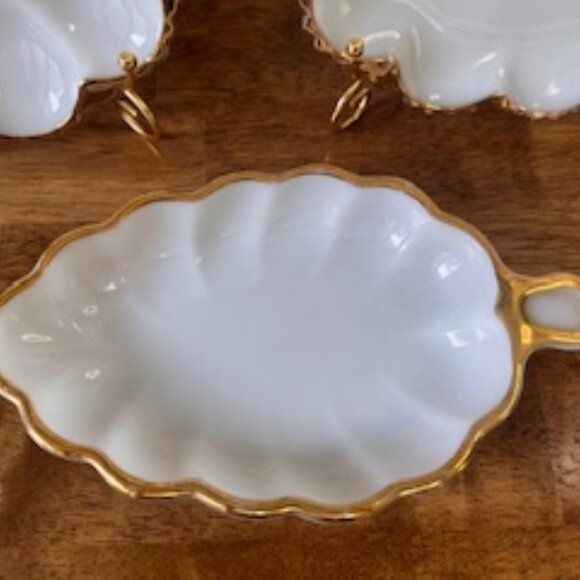 Vintage Milk Glass Deviled Egg Tray Divided Serving Dish and Leaf Handle Bowl wi - Picture 2 of 5